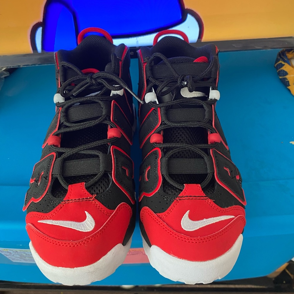 Nike air more uptempo